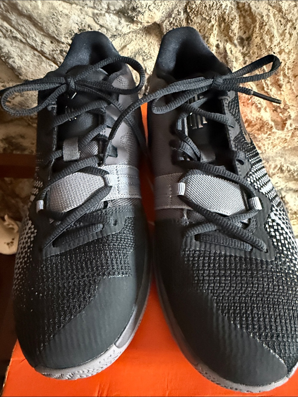 Nike Kyrie Flytrap shoes size 7. NWT